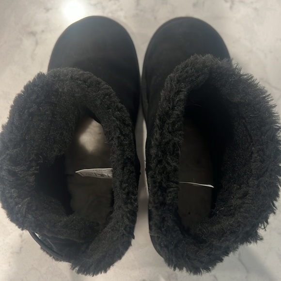 NEW WOMENS SIZE 6 BLACK KOOLABURRA BY UGG NALIE BUTTON MINI SUEDE BOOTS = - Picture 6 of 7